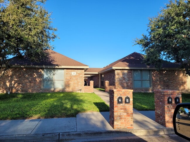 Building Photo - 629 S Dfw Dr Unit # 2