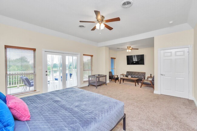 Photo - 1730 Lakeshore Dr