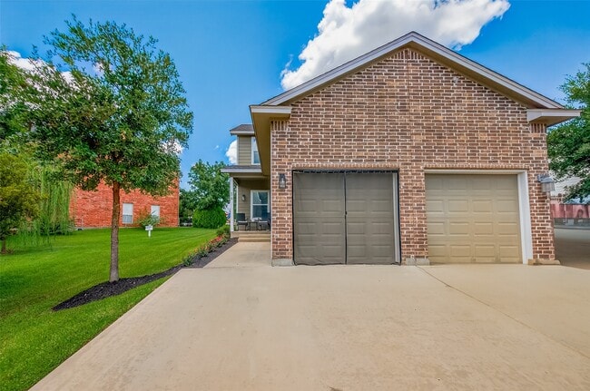 Photo - 278 Capetown Way