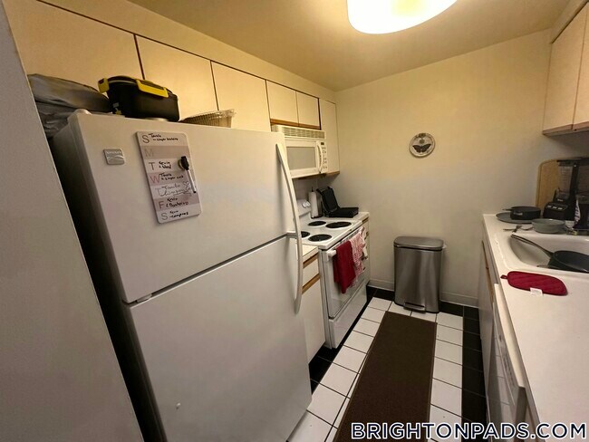 Photo - 1933 Commonwealth Ave Unidad 505