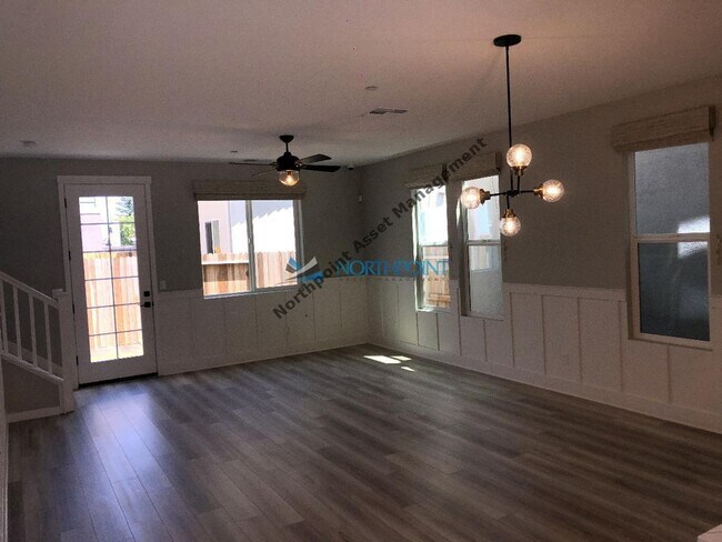 Photo - 4 BR/2.5BA | Newly Renovated Single Family Home | 2-Car Covered Parking | Near Franklin Blvd!