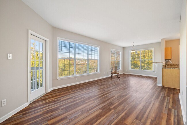 Photo - 270 Riverbend Dr