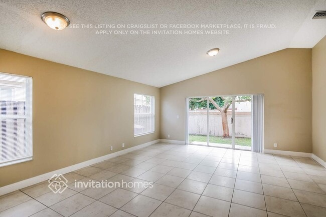 Photo - 6249 Island Way