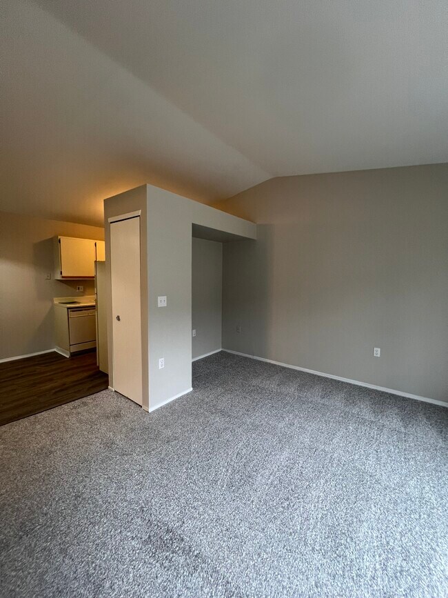 Photo - Oxford Manor Apartments