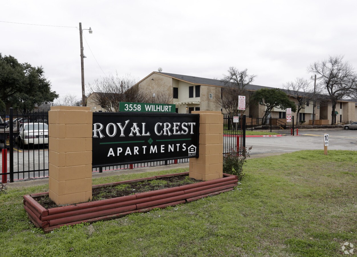 Photo - Royal Crest Apartments