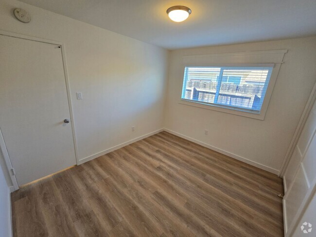 Building Photo - Clairemont 3-br., 2-ba. Home.