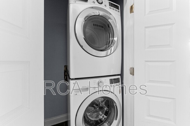 Photo - 613 E New York St