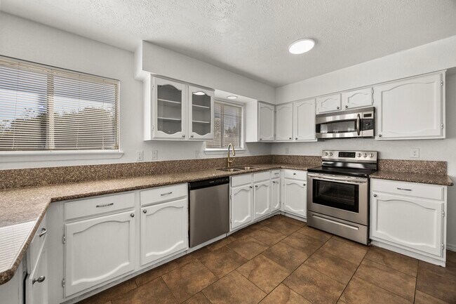 Photo - 6522 Brookgate Dr