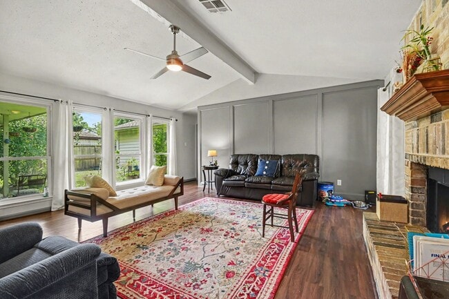 Photo - 423 Merriweather St