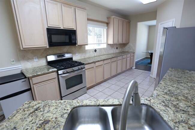 Photo - 3327 Summerwood Ln
