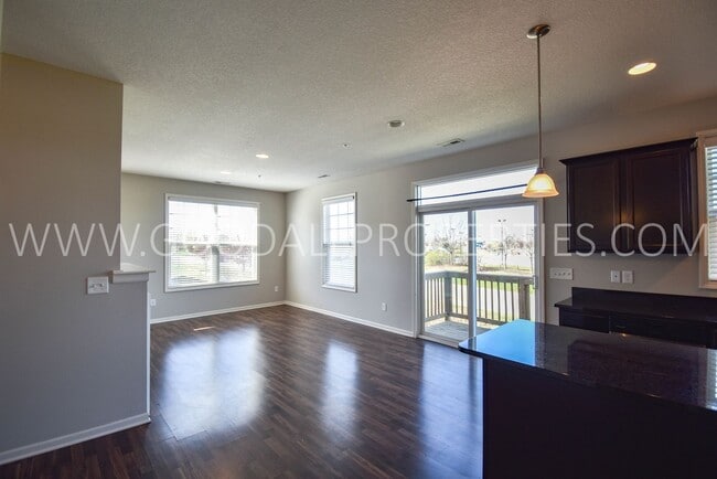 Photo - 2 Bedroom 2.5 Bath end unit Townhome in West Des Moines with attached garage