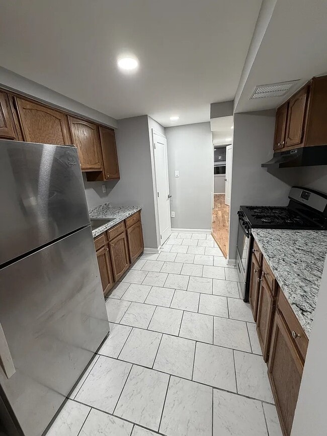 Building Photo - 7057 Cresheim Rd