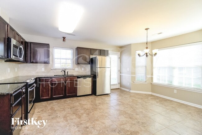 5699 Misty Hill Cir