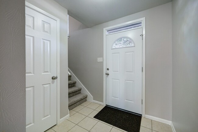 Photo - 7913 Ellinger Ln