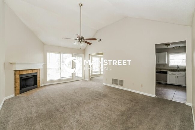 Photo - 3 Bedroom Pet-Friendly Home in Memphis, TN with Main Street Renewal