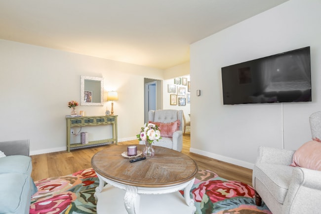 Photo - 10403 Dekoven Dr SW