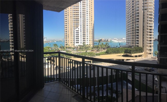 Photo - 540 Brickell Key Dr Condominio Unidad 1006