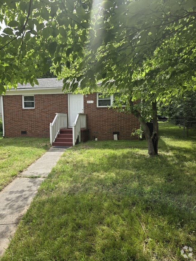 Building Photo - 202 Bingham St Rental