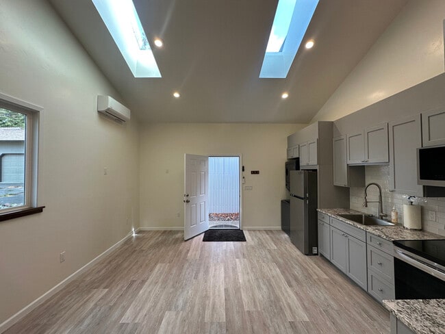 Photo - 1139 Azalea Ave