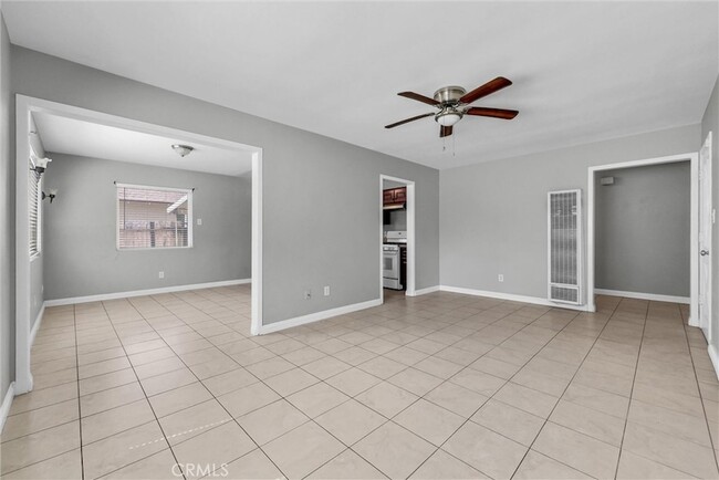 Photo - 9323 Sage Ave