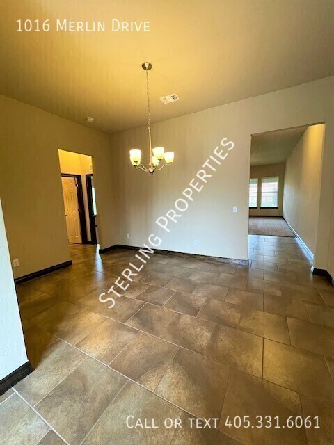 Photo - 1016 Merlin Dr