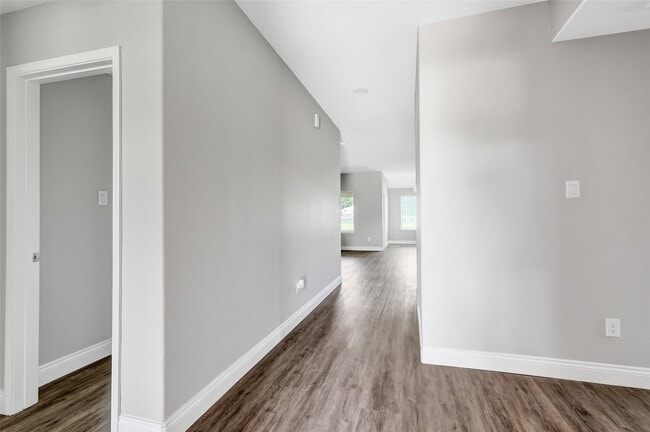 Photo - 214 Kickapoo Dr