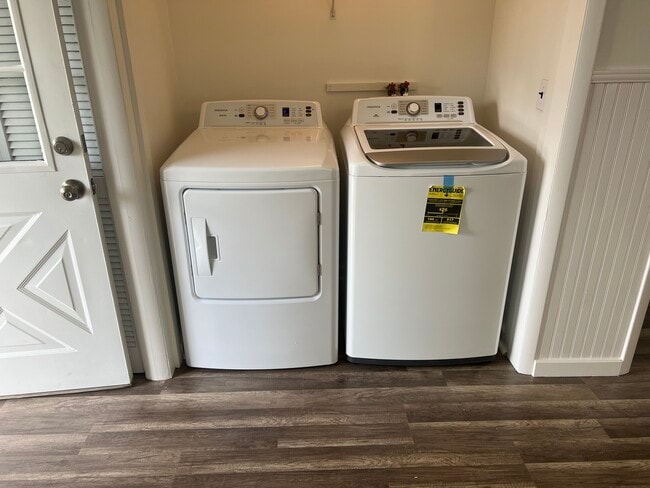 Photo - 130 S Apple St