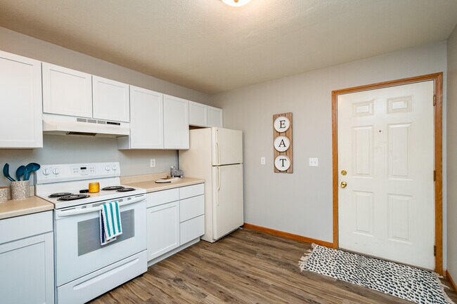 Eagle's Nest Apartments