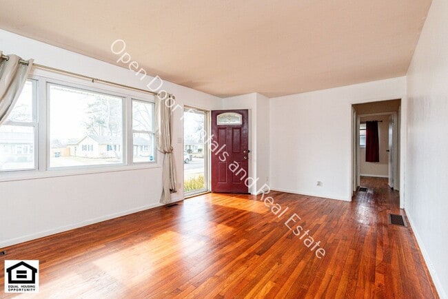 Photo - Charming 3 Bedroom Home with Fantastic Outdoor Space - Animals Welcome!