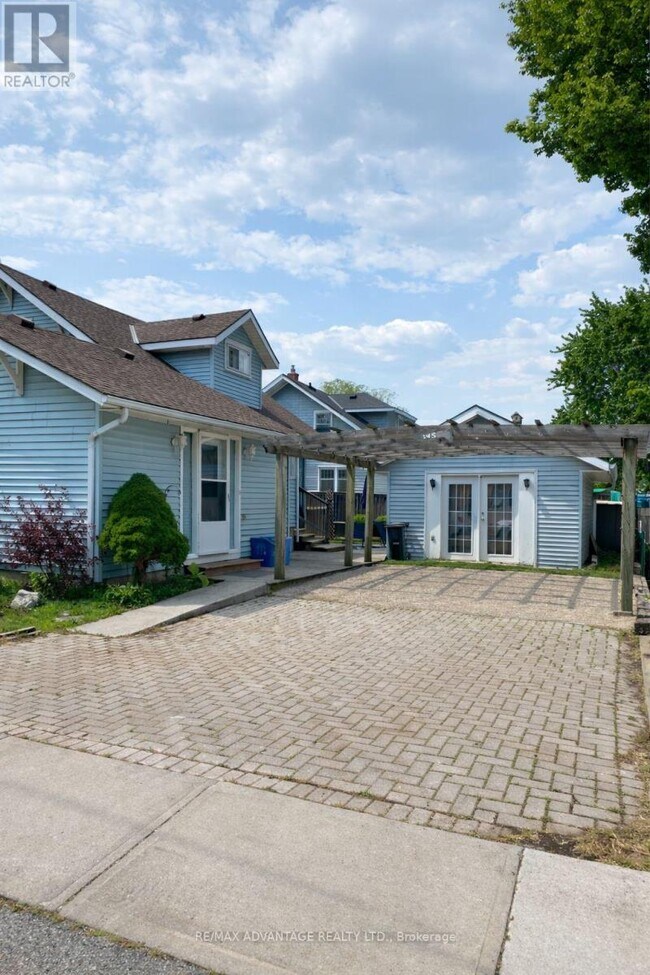 Photo - 245 Colborne St