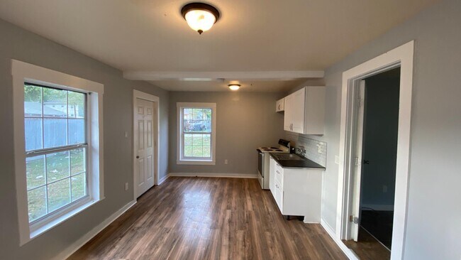 Photo - 433 Kayton Ave