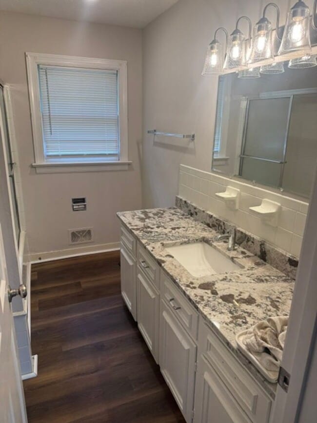 Photo - 719 Whitestone Dr Unit Apt B