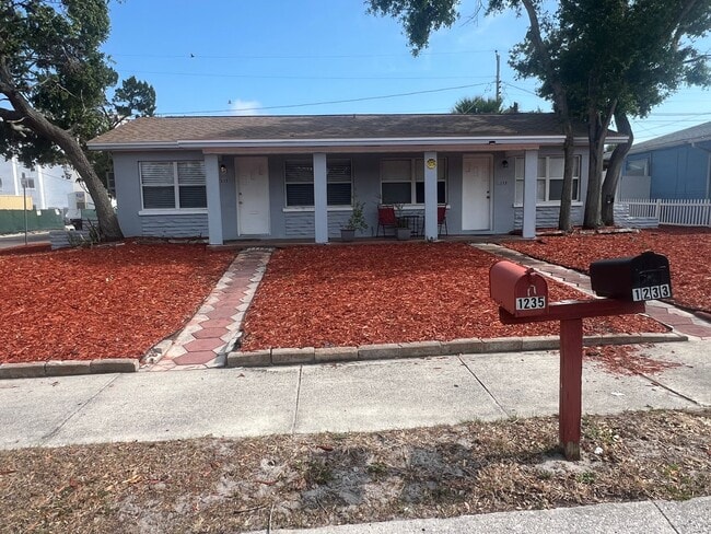 Photo - 1233 Grove St