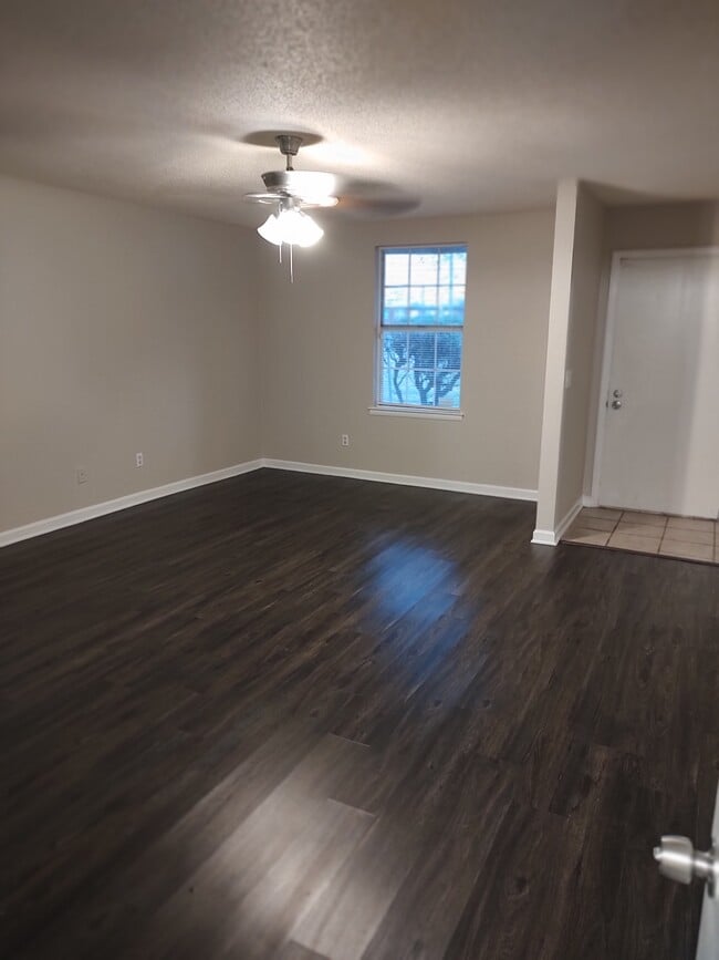 Photo - 1301 Neelys Bend Rd