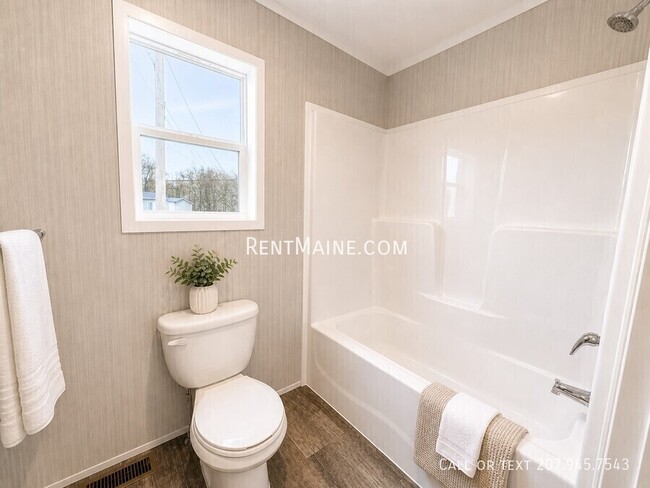 Photo - 131 D St