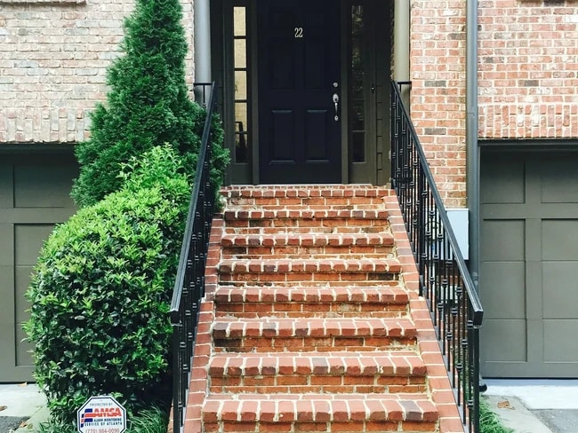 Photo - 4222 Rickenbacker Dr NE