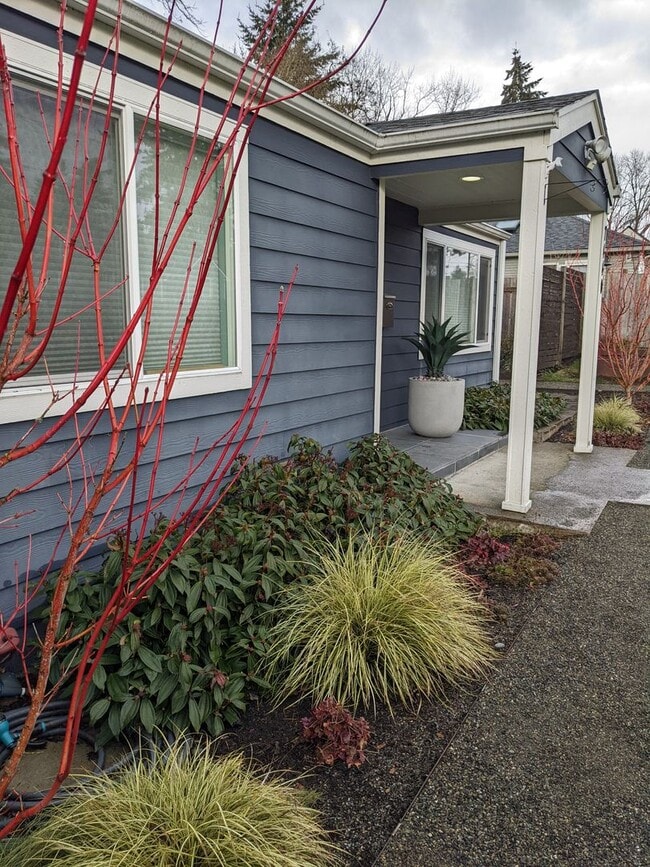 Photo - Lovely 3 Bedroom Skyway Rambler