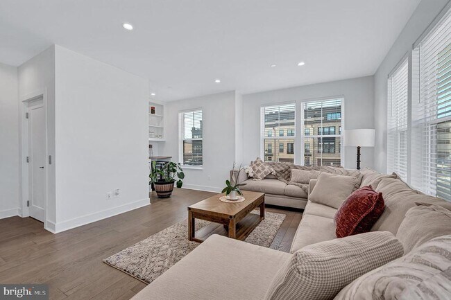 Photo - 1249 Northside Park Blvd