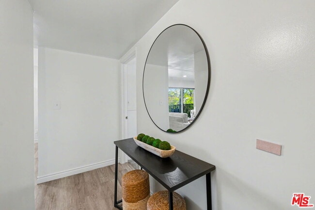 Photo - 14850 Hesby St Unidad 203