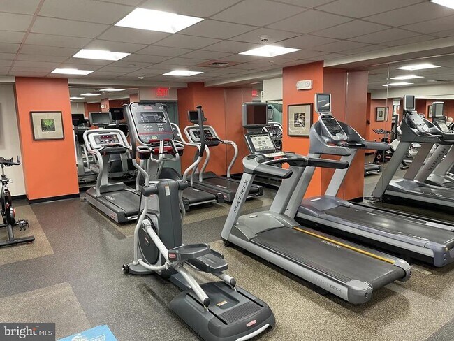 Photo - 210 Locust St Unidad 29FW