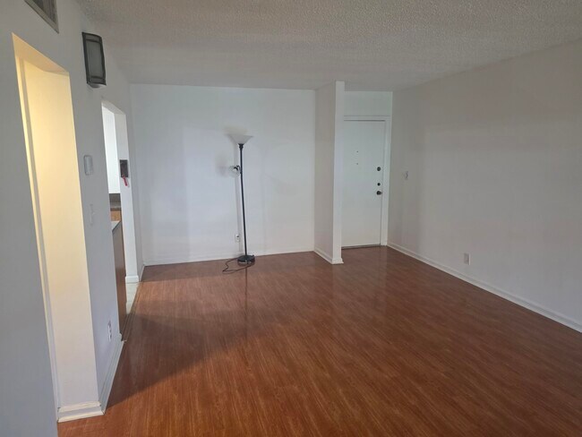 Photo - 959 SE 2nd Ave Unit 105