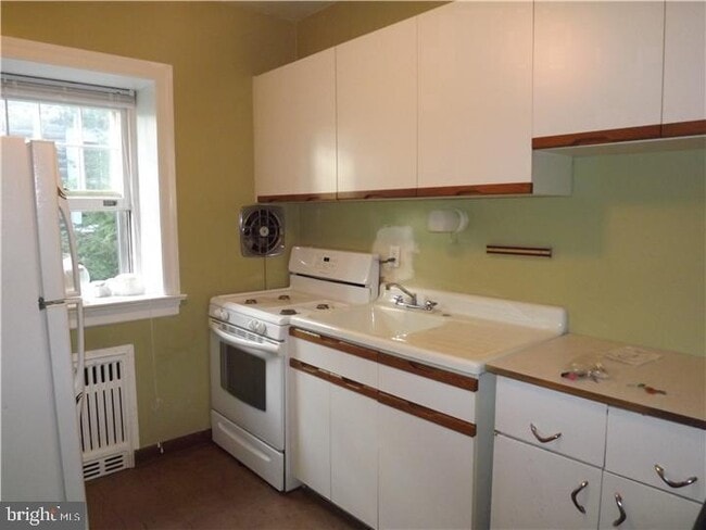 Building Photo - 7905 Ardleigh St Unit 2 Rental