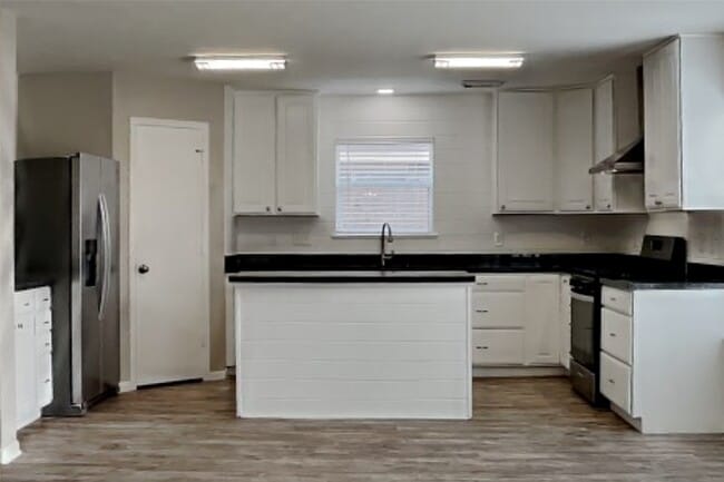 Photo - 2506 Buckminster Dr