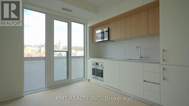 Photo - 322 Dupont St Unité 408