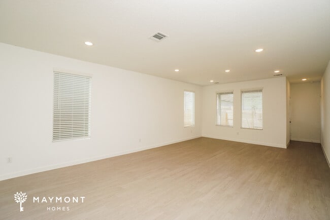 Photo - 268 Flathead