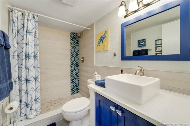 Building Photo - 10310 S Ocean Dr Unit 505