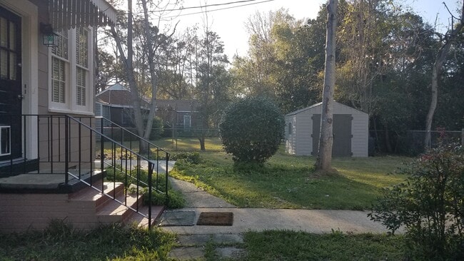 Photo - 817 W 1st Ave