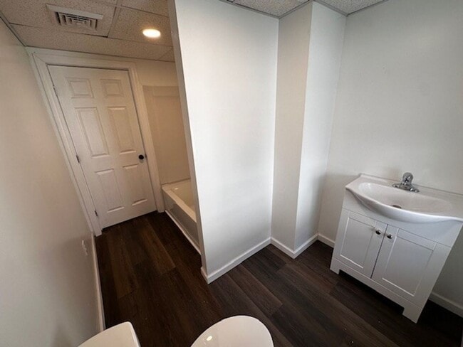Photo - 140 E Market St Unit Apt 4