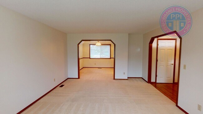 Photo - Room to Roam at Hidden Springs in West Linn! Pets OK!