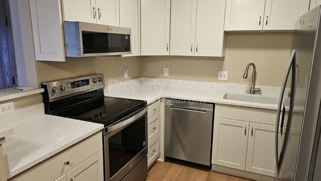 Photo - 3335 S Ammons St